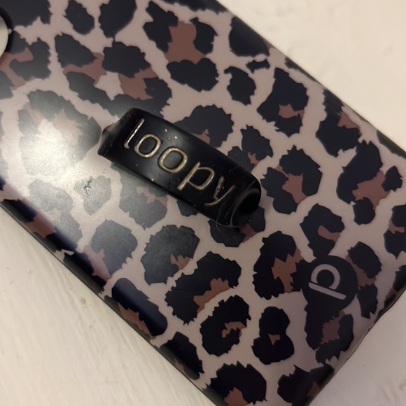 Leopard Loopy iPhone 11 Pro - Picture 3 of 3